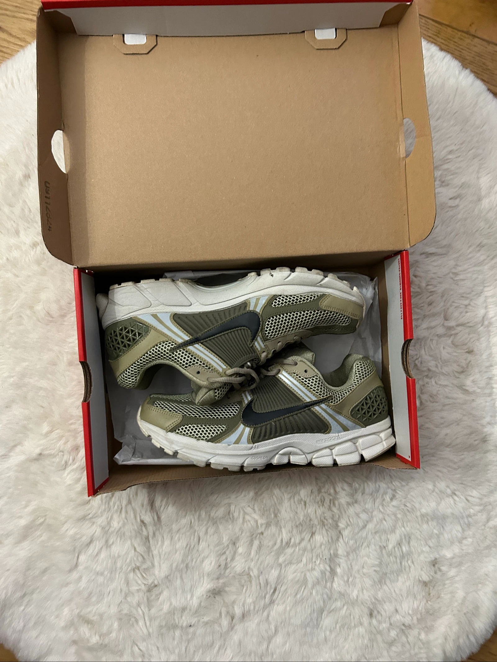 Nike vomero, talla 42, caqui – photo 3